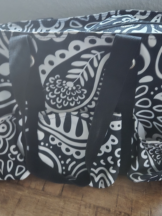 thirty-one Handbags - thirty-one Black & White Paisley Tote